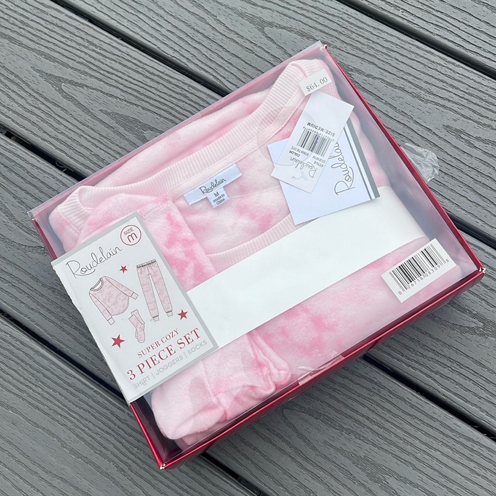 ❄️ Super Cozy Three Piece Pajama Gift Set